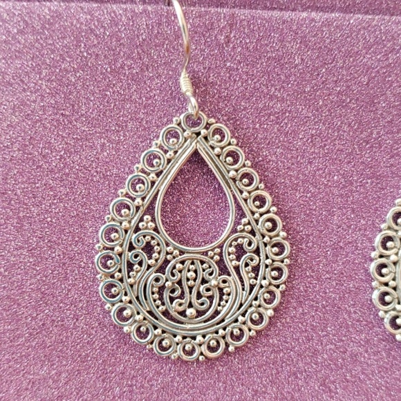 Sterling silver earrings. - Picture 2 of 4